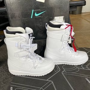 Rare Nike zoom force 1 snowboarding boots size 11